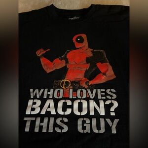 Marvel Black & Red Deadpool "Who Loves Bacon?" Graphic Tee